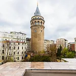 Exceptional Flat With Galata Tower View In Beyoglu