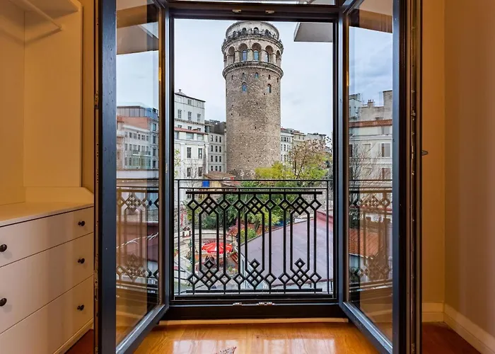Exceptional Flat With Galata Tower View In Beyoglu