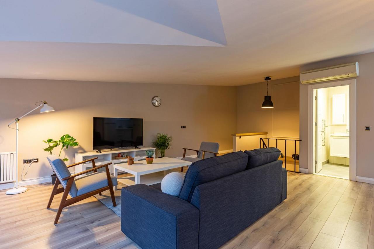 Exceptional Flat With Galata Tower View In Beyoglu *